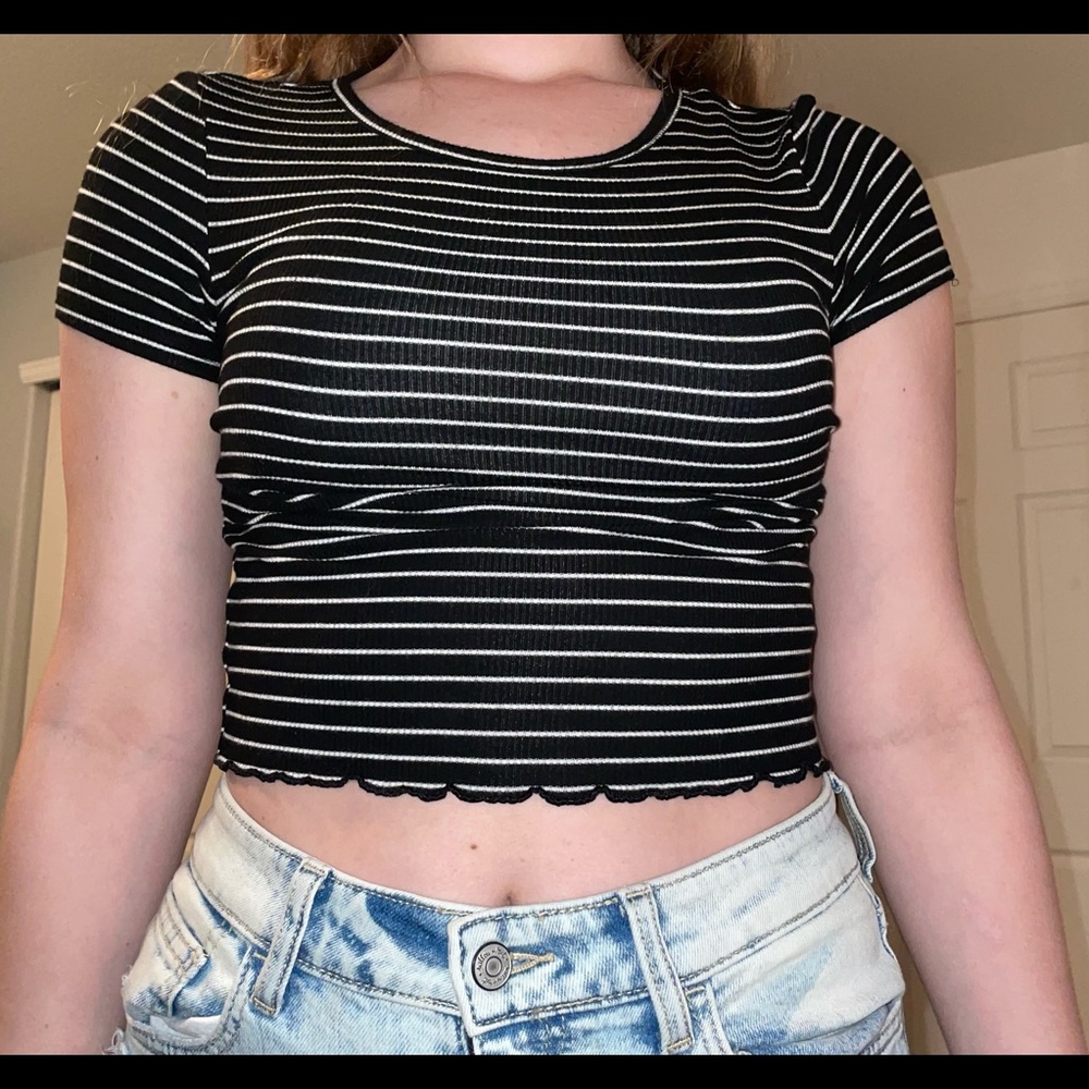 short sleeve crop top